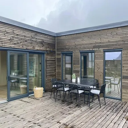 Med Jacuzzi, Summer&winter Retreat * Lyngvaeret