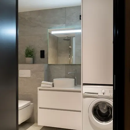 Holiday home Med Jacuzzi, Summer&winter Retreat *