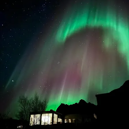 펜션 Lyngvaer Panorama - Jacuzzi & Sauna - No 37 *