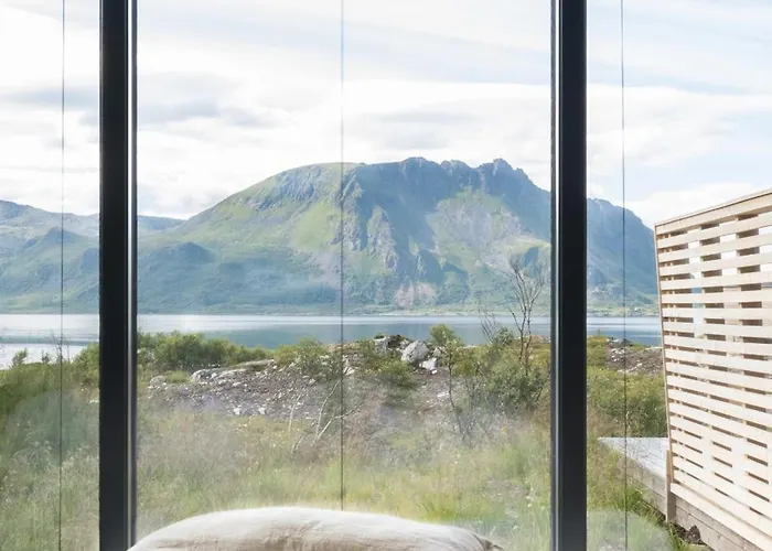 Semesterbostad Lyngvaer Panorama - Jacuzzi & Sauna - No 37 Kleppstad